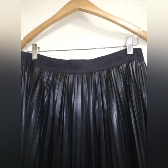 Calvin Klein Black Maxi A-Line Pleated Skirt - Picture 9 of 12
